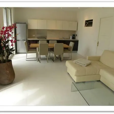 3 Pieces Croisette Vue Mer Daire Cannes