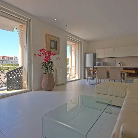 3 Pieces Croisette Vue Mer Daire Cannes